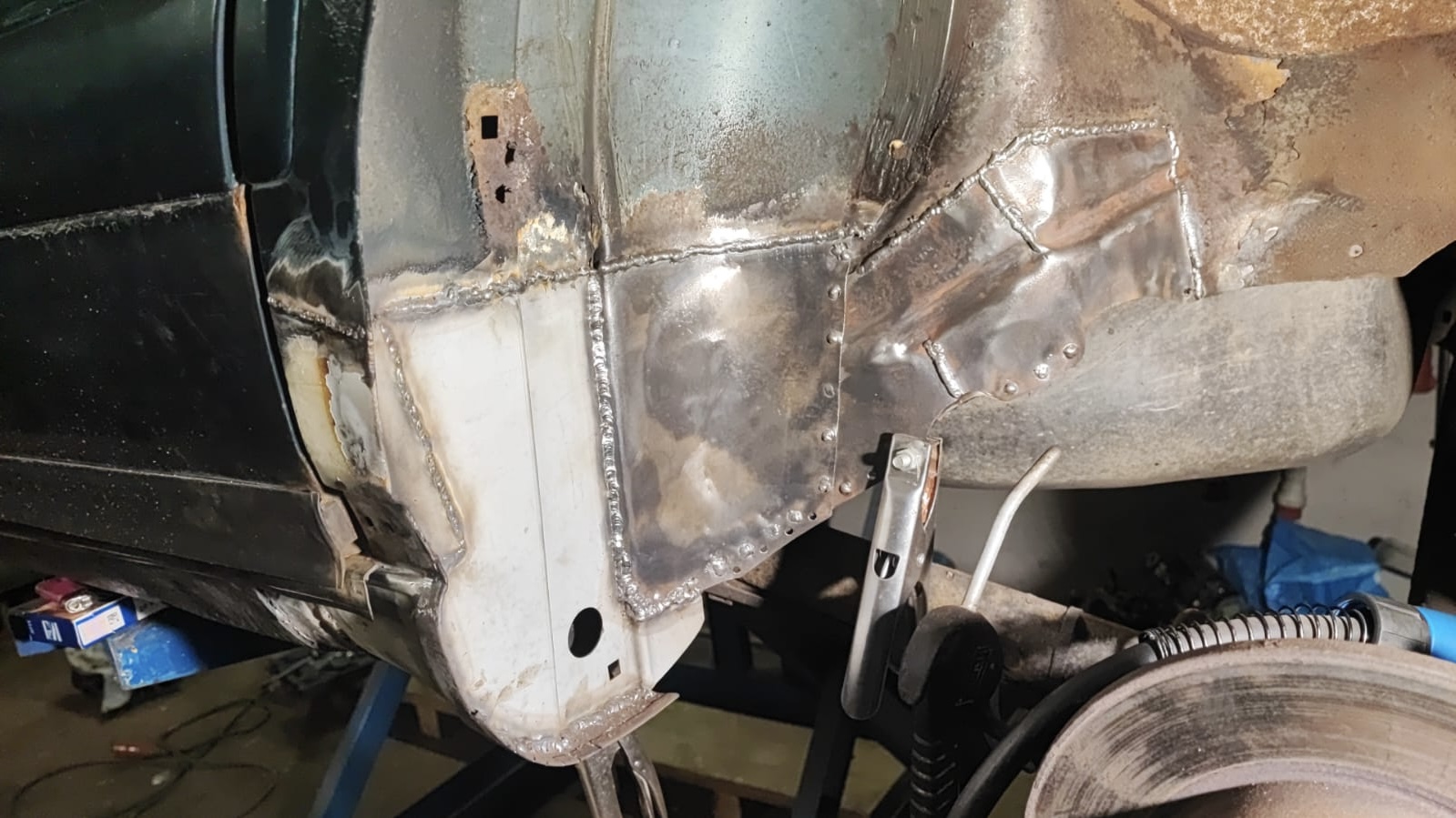 Audi A6 C4/100 Schweller Abschlussblech rechts Audi A6 C4/100 Schweller Abschlussblech rechts