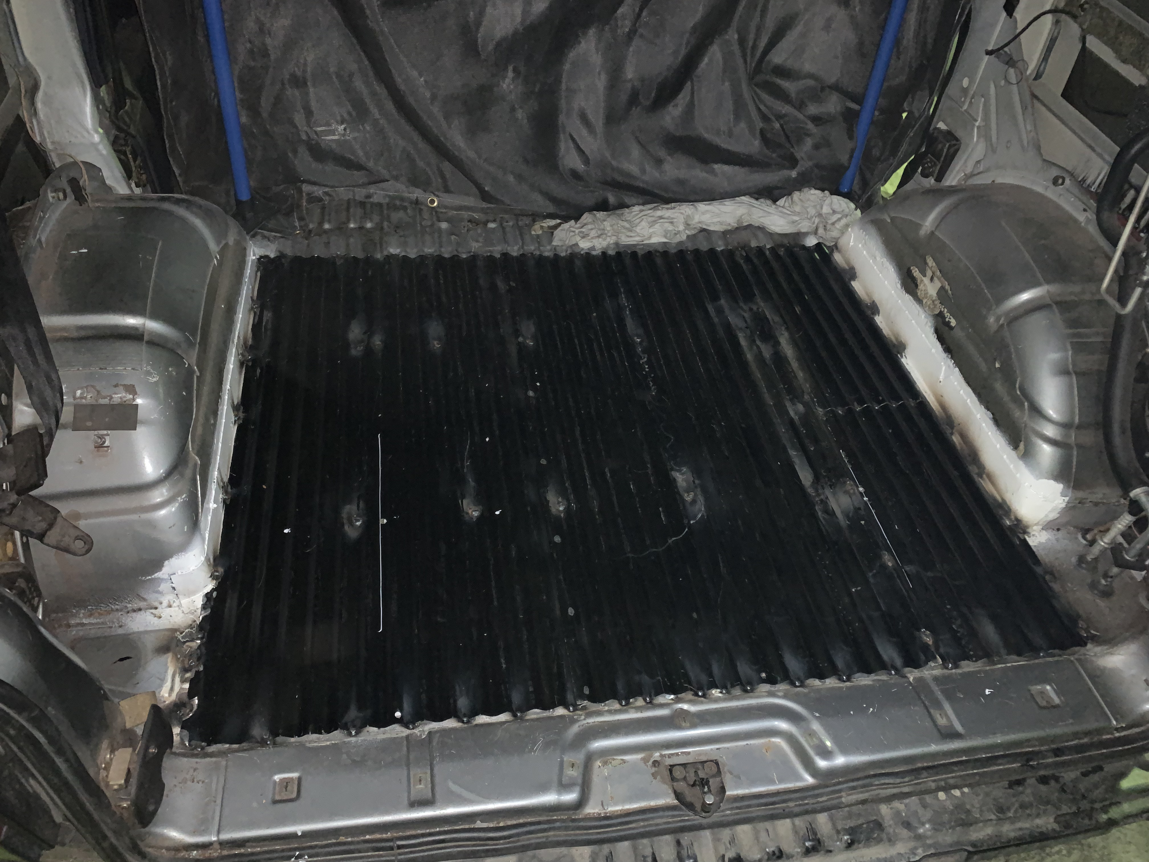 VW T4 Federaufnahme Federteller rechts - Nachbau kein Originalteil VW T4 Federaufnahme Federteller rechts - Nachbau kein Originalteil