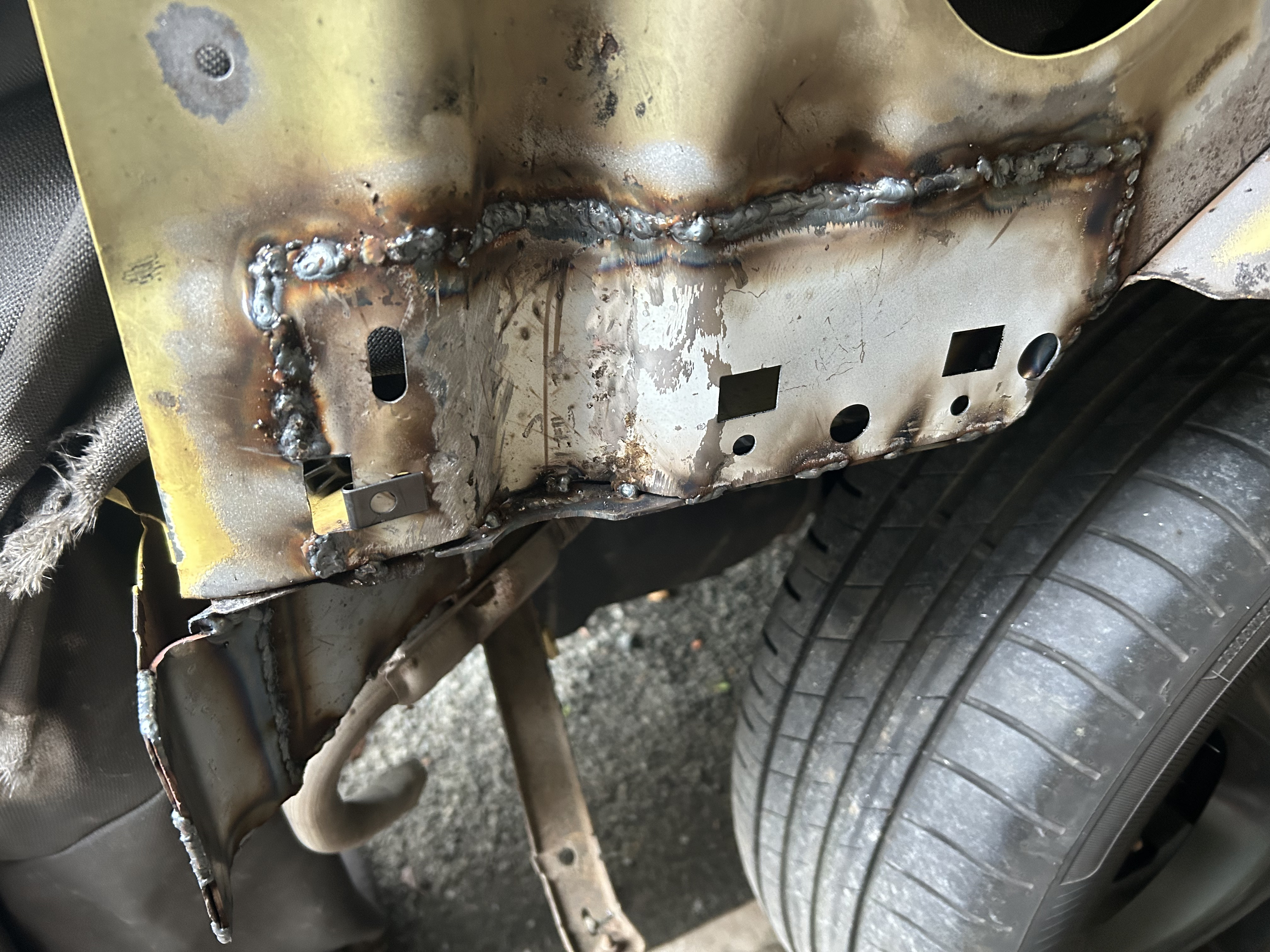 VW T4 Komposterblech Fahrerseite - Nachbau kein Originalteil VW T4 Komposterblech Fahrerseite - Nachbau kein Originalteil