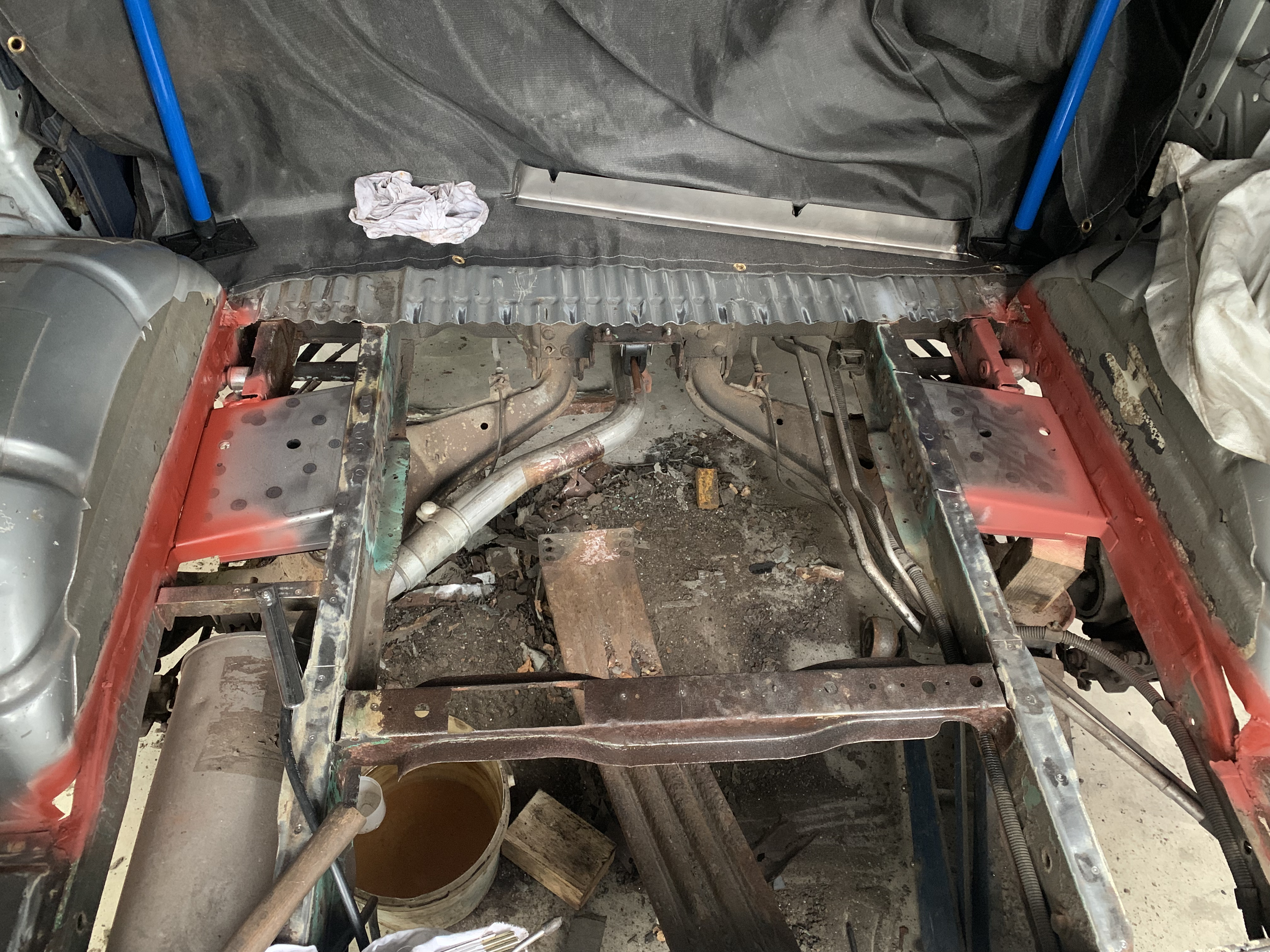 VW T4 Federaufnahme Federteller rechts - Nachbau kein Originalteil VW T4 Federaufnahme Federteller rechts - Nachbau kein Originalteil